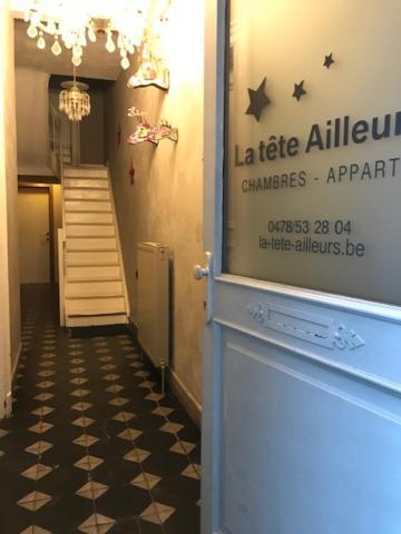 Отель La Tete Ailleurs Дюрбюи Экстерьер фото